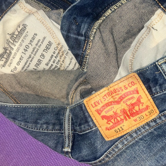 Men’s Levi’s ripped blue jeans - Picture 3 of 4